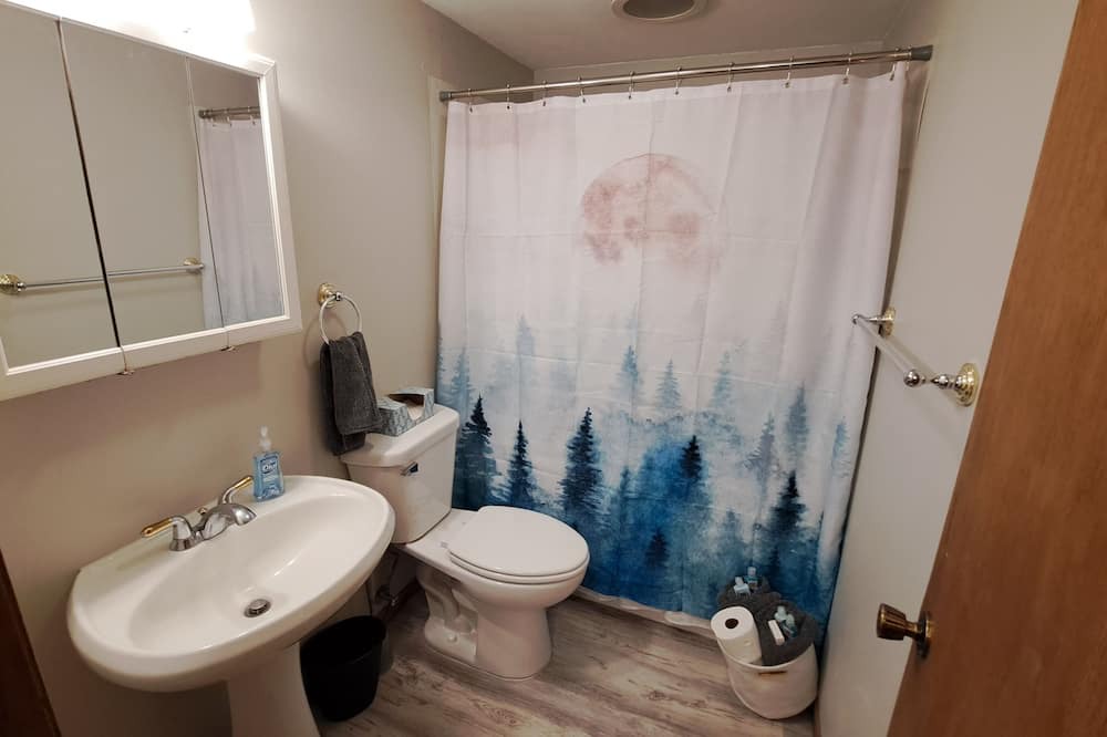 Photo of Bathroom in Forest City