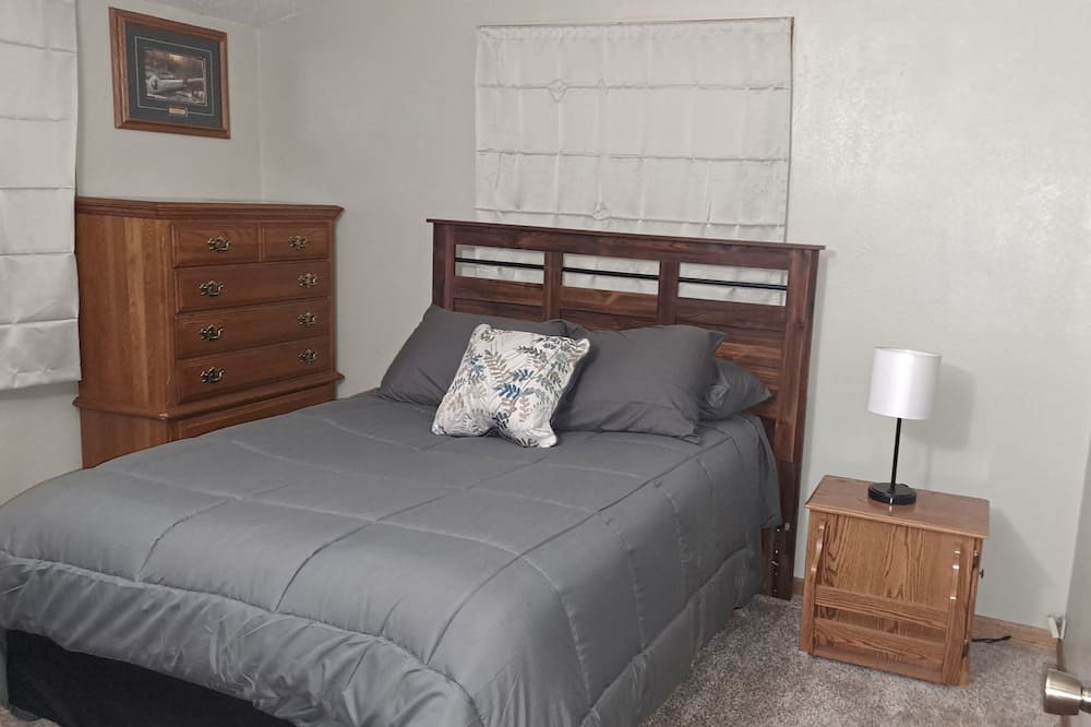Photo of Bedroom in Forest City