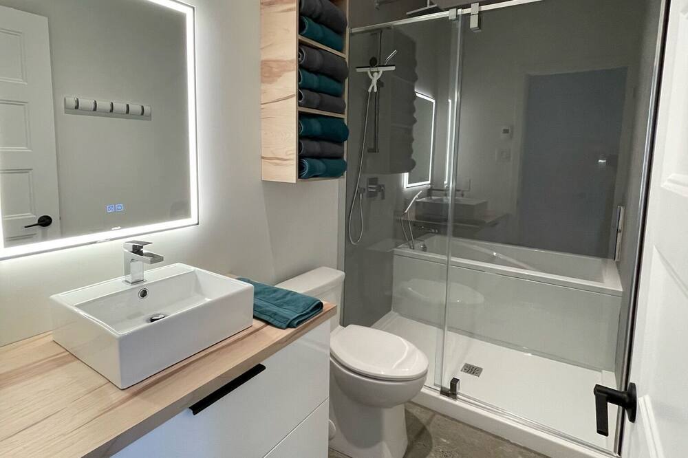 Photo of Bathroom in L'Anse-Saint-Jean