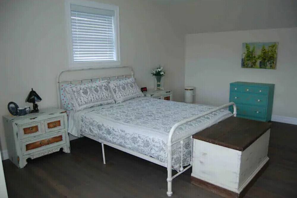 Photo of Bedroom in Stanbridge East