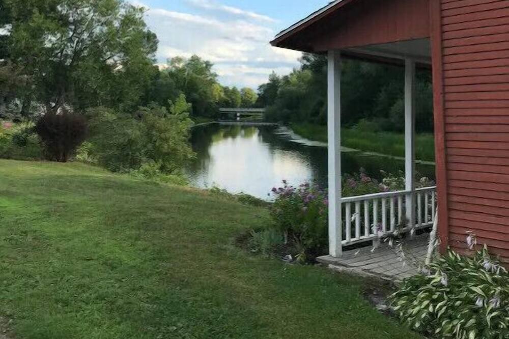 Photo of Outdoor in Stanbridge East