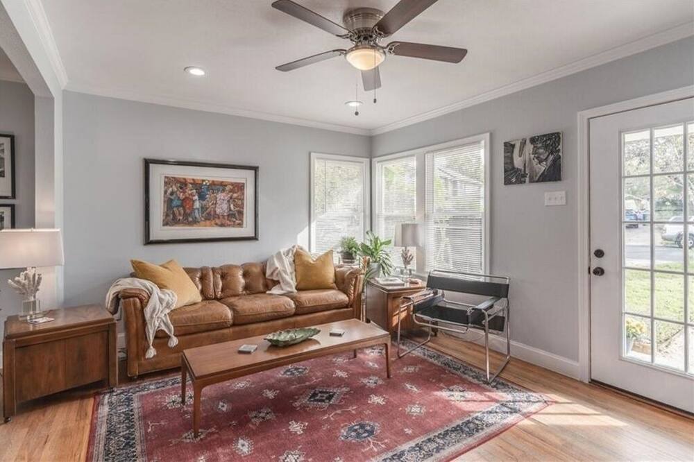 Photo of Livingroom in Skyview