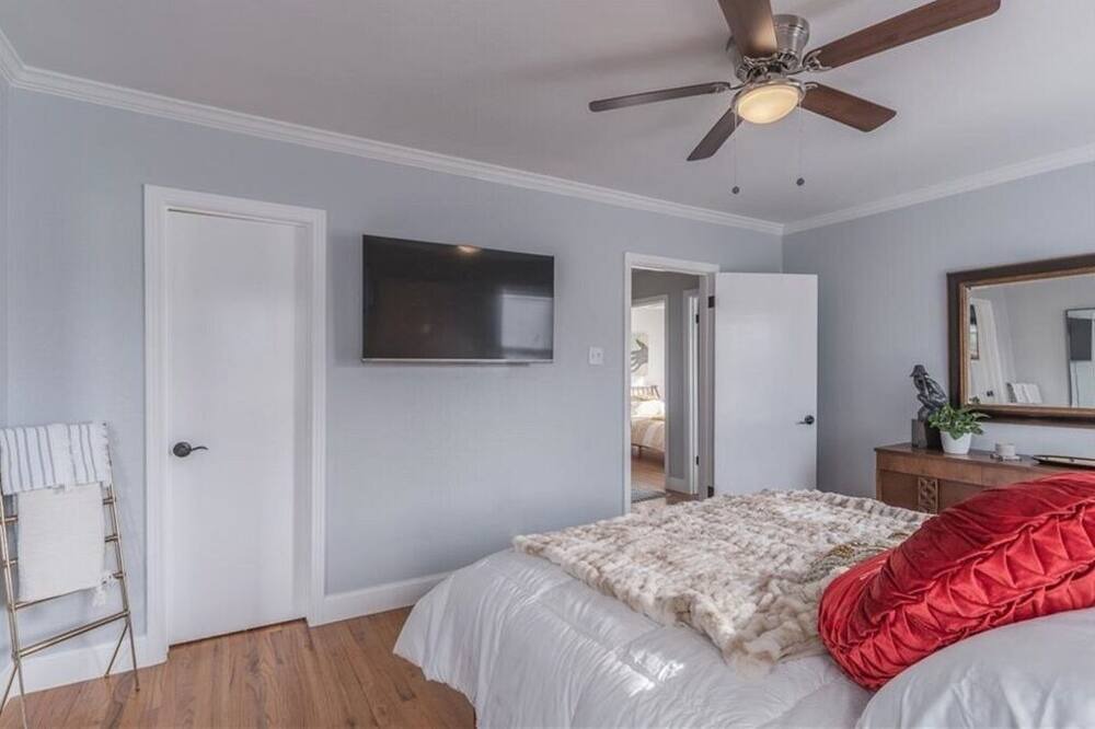 Photo of Bedroom in Skyview