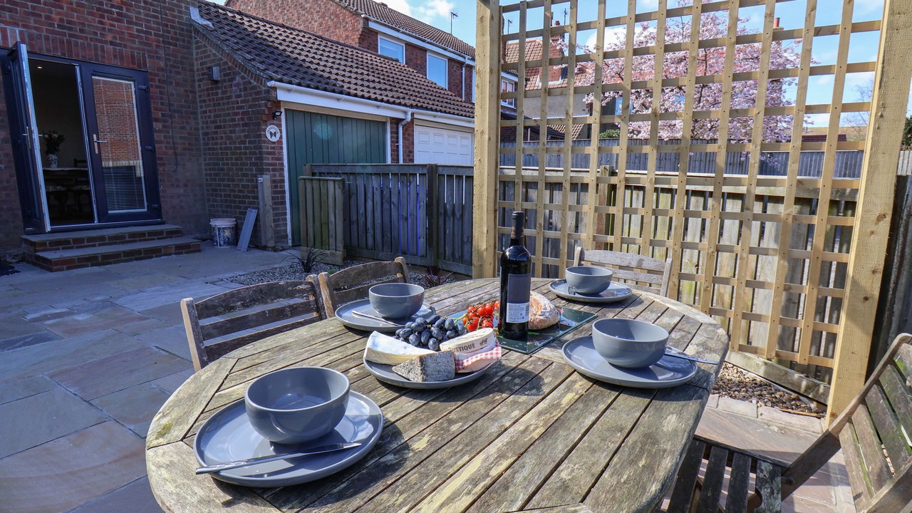 Photo of Outdoor in Muston