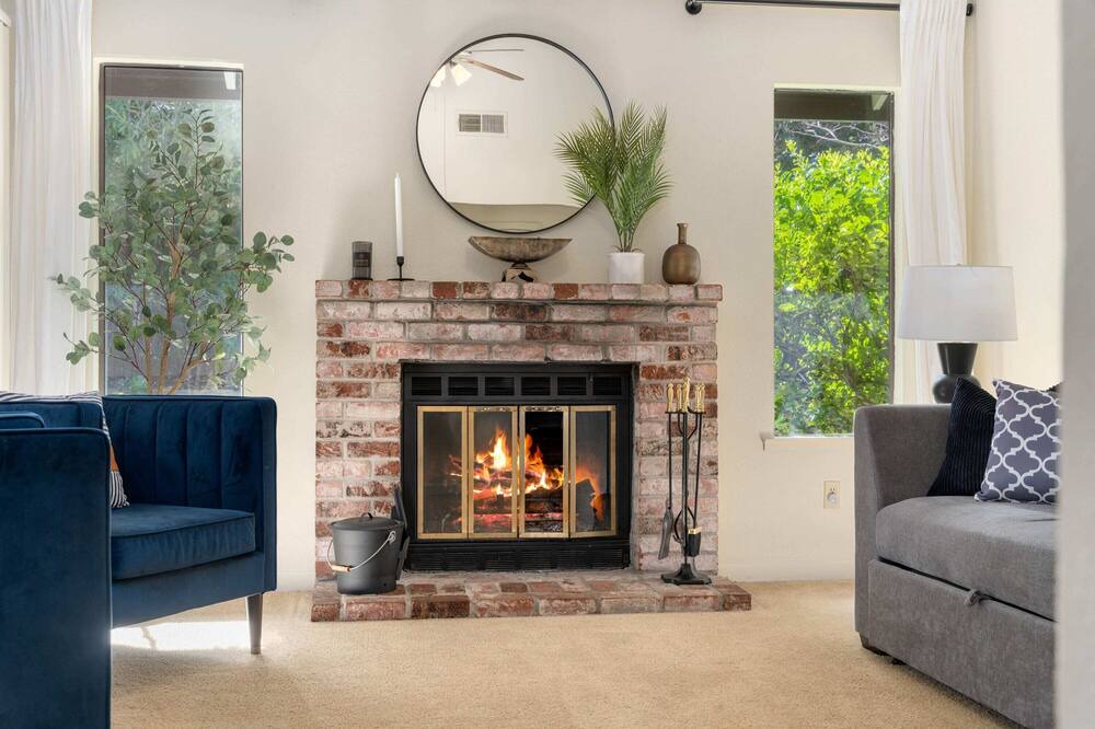 Photo of Livingroom in Pleasant Grove