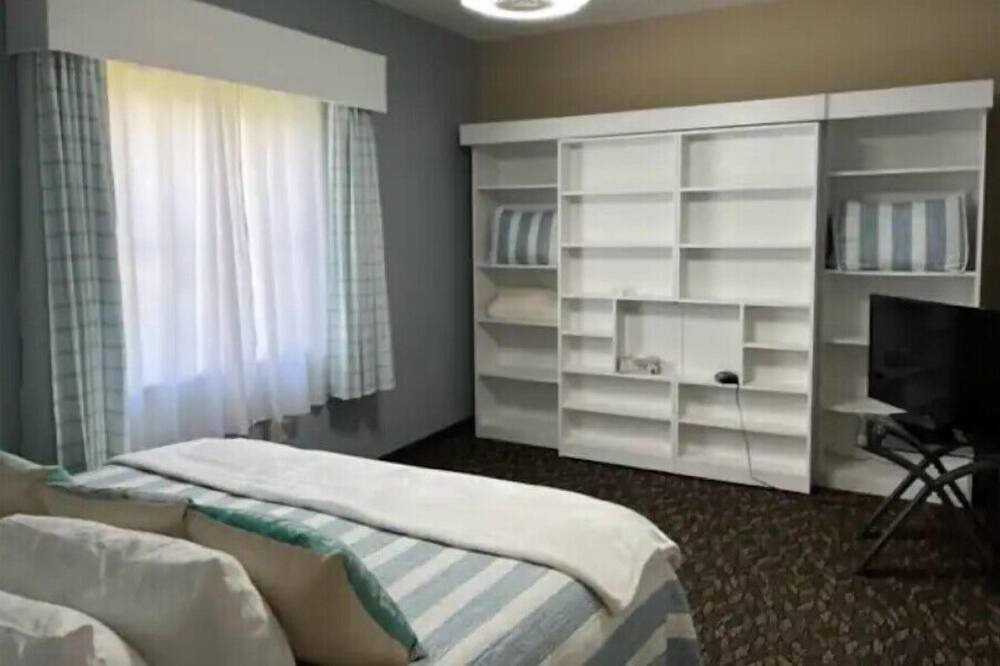 Photo of Bedroom in National Gardens