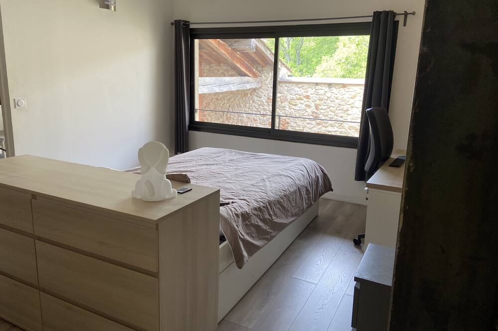 Photo of Bedroom in Vailhauques