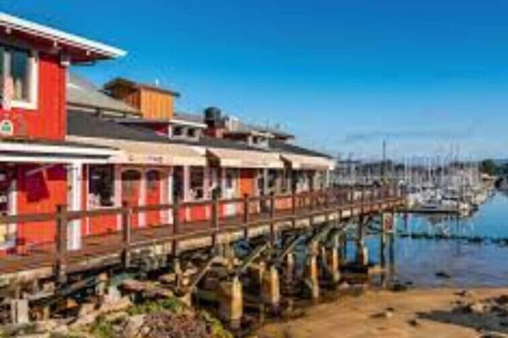 Photo of Others in North Fremont Street