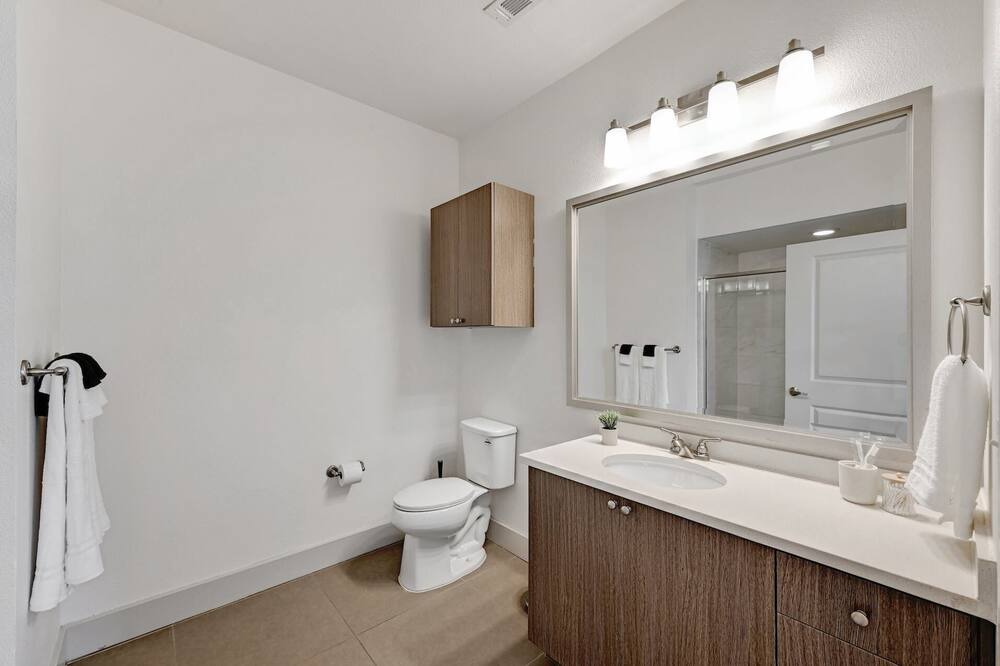 Photo of Bathroom in East Oak Hill