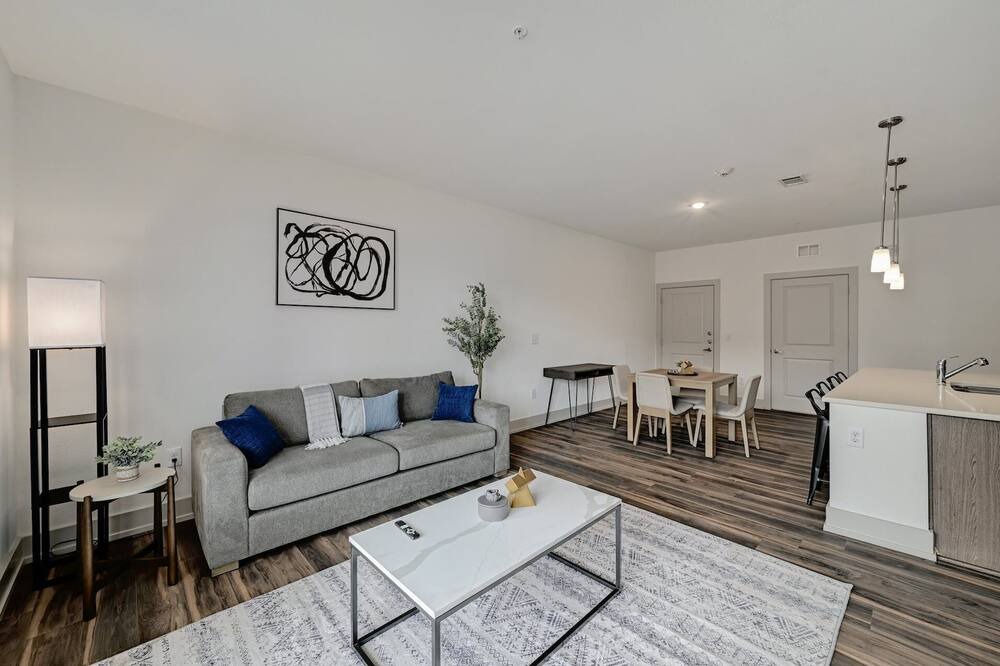 Photo of Livingroom in East Oak Hill