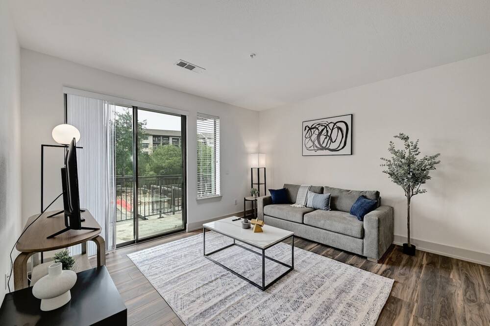 Photo of Livingroom in East Oak Hill