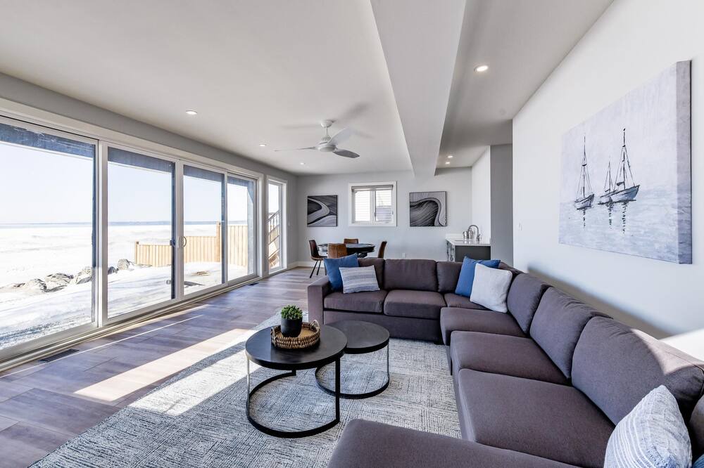 Photo of Livingroom in Tiny