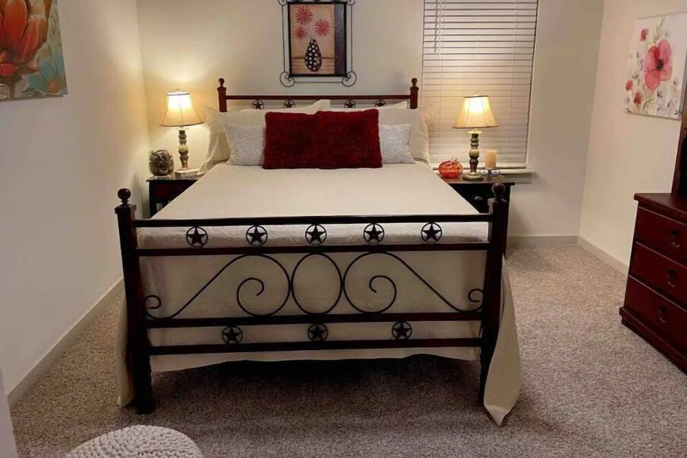Photo of Bedroom in Hutto