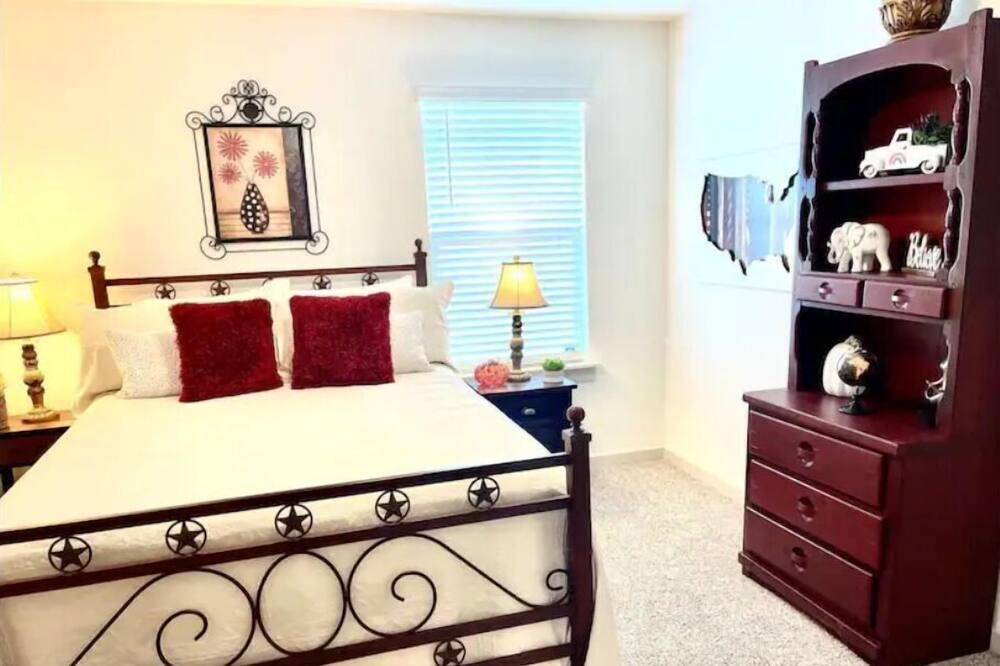 Photo of Bedroom in Hutto