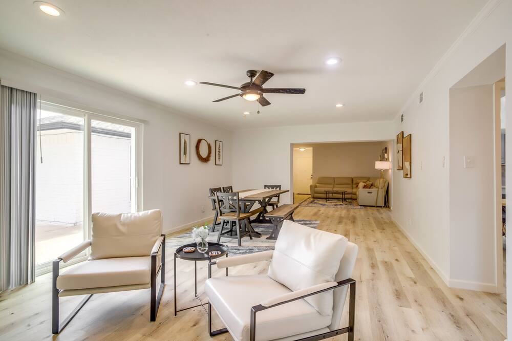 Photo of Livingroom in Spring Shadows