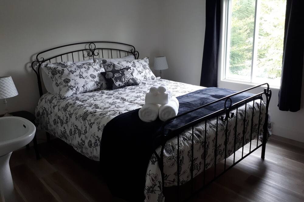 Photo of Bedroom in Shannon