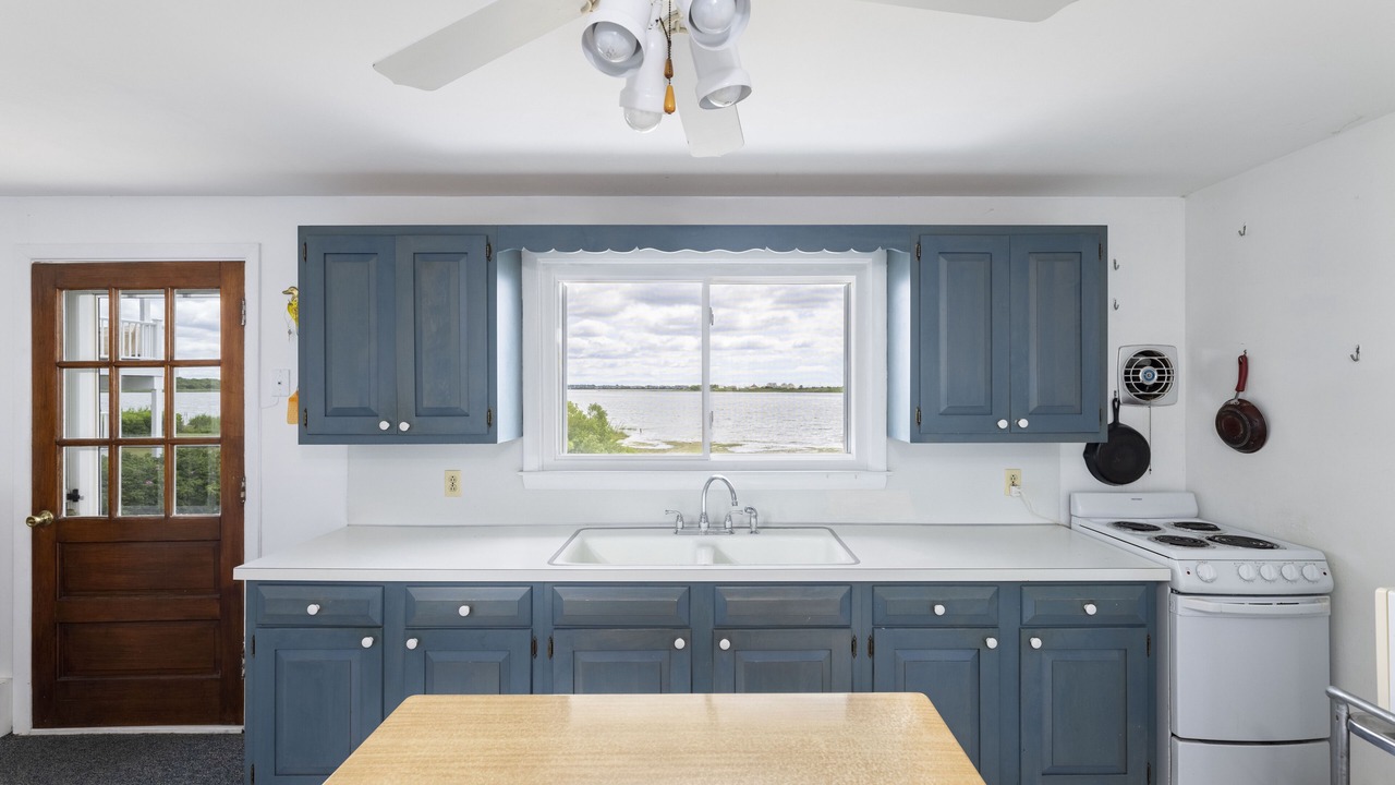 Photo of Kitchen in Misquamicut