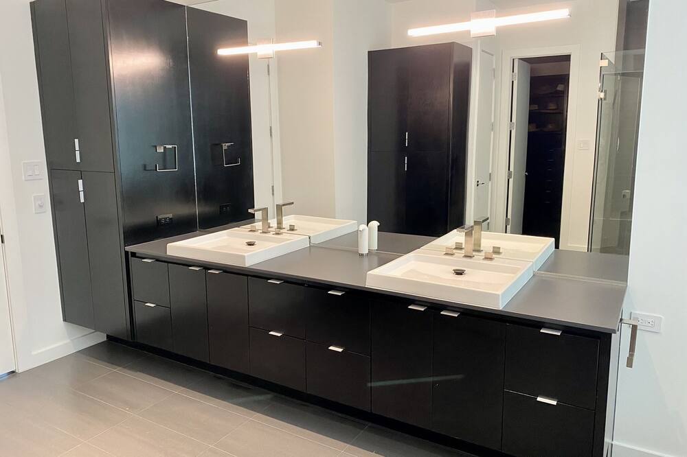 Photo of Bathroom in Garden Oaks