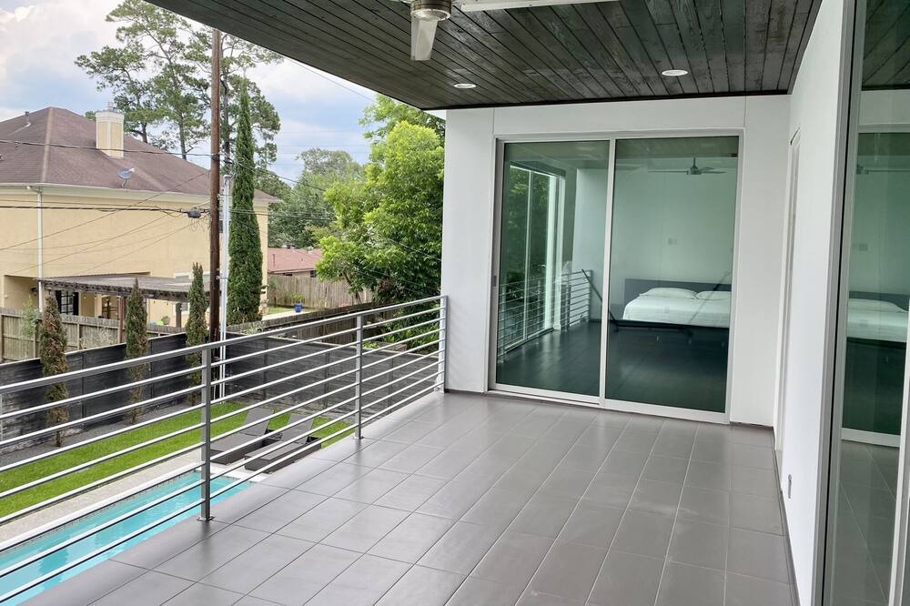 Photo of Outdoor in Garden Oaks