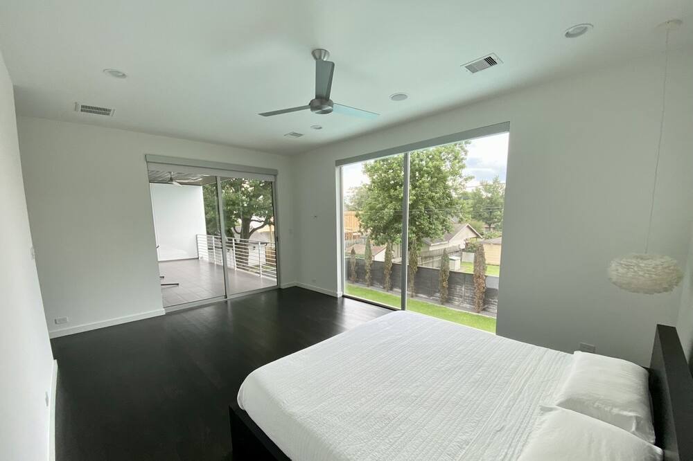 Photo of Bedroom in Garden Oaks