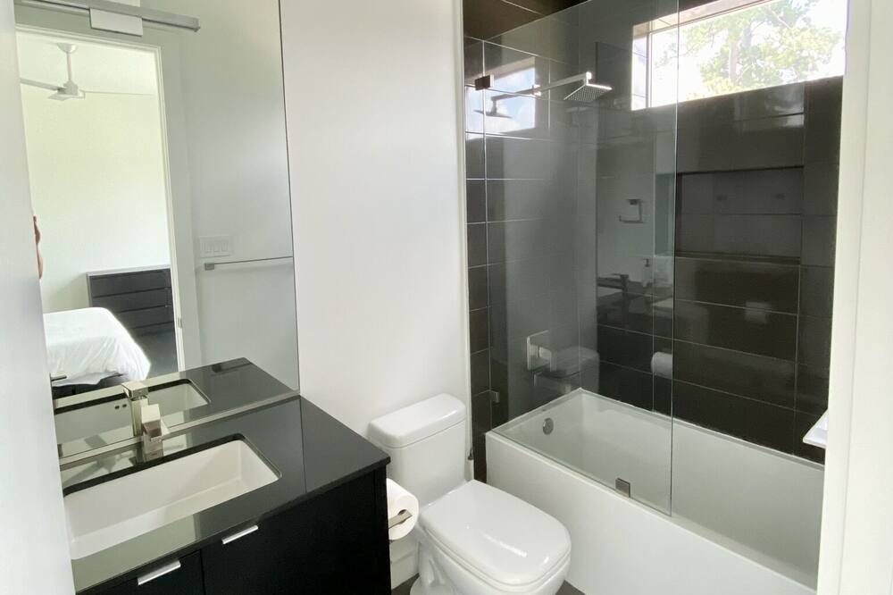 Photo of Bathroom in Garden Oaks