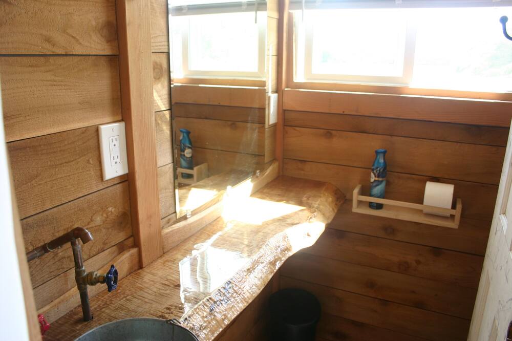 Photo of Bathroom in Grayland