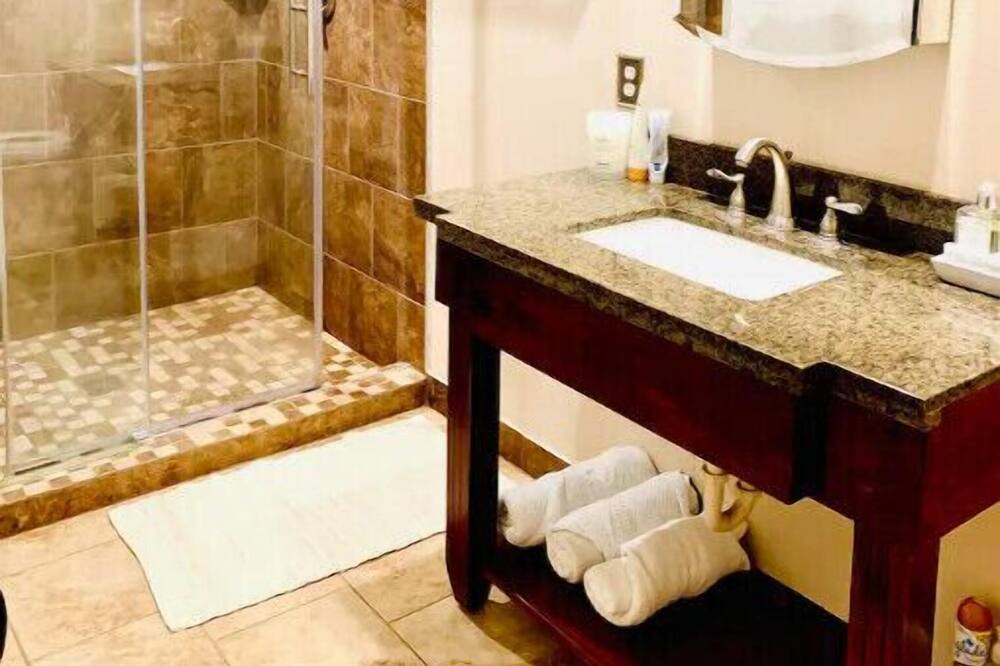 Photo of Bathroom in Magnolia