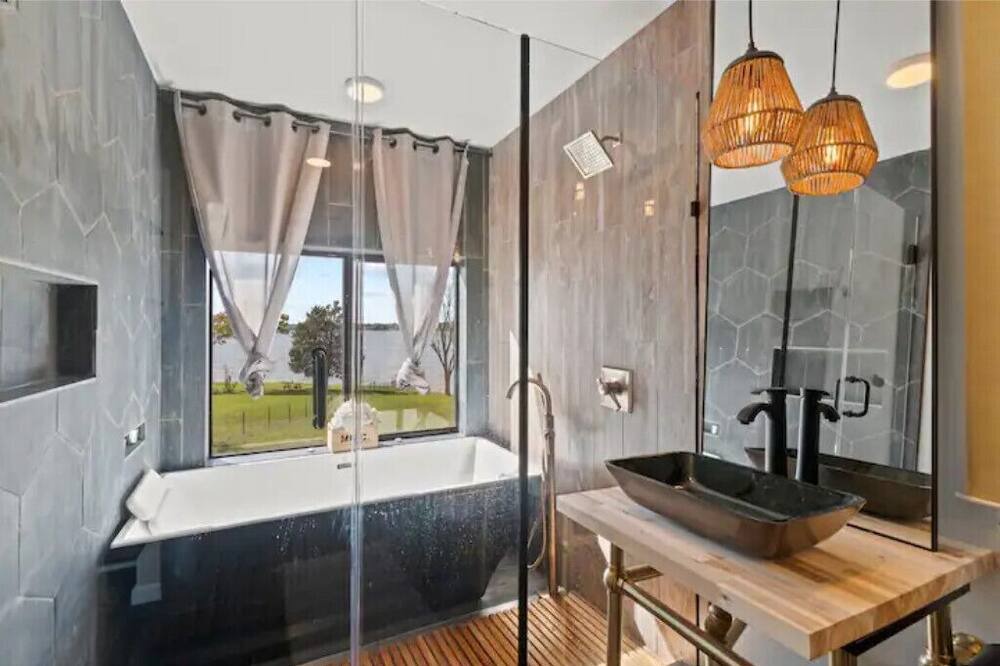 Photo of Bathroom in Cedar Creek Reservoir