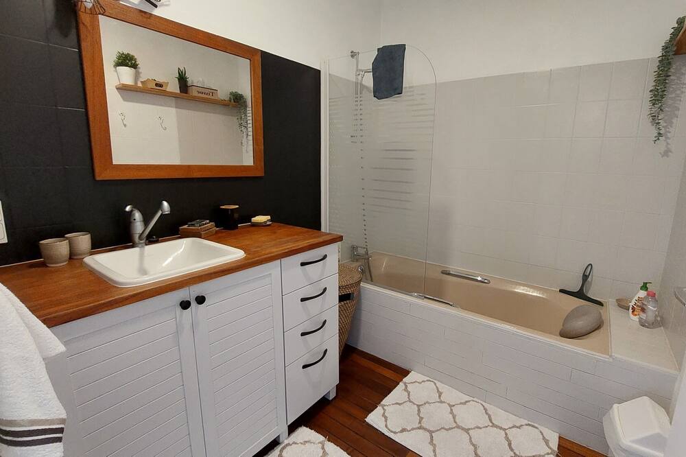 Photo of Bathroom in Challans