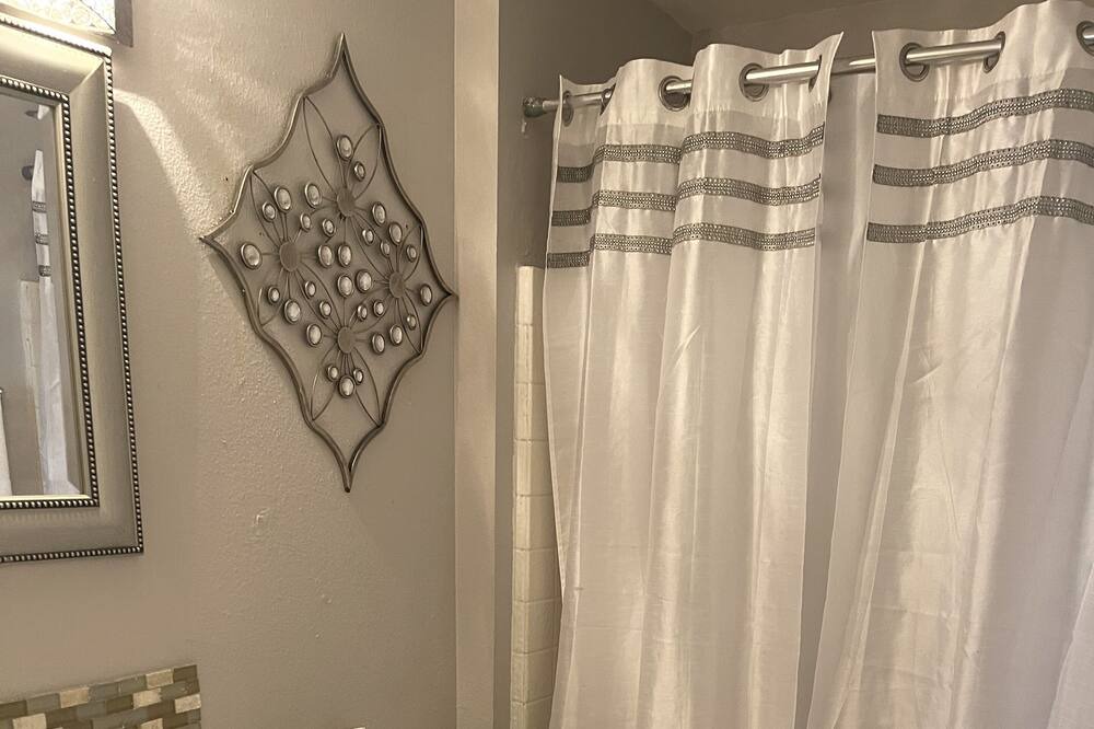Photo of Bathroom in Timbercrest