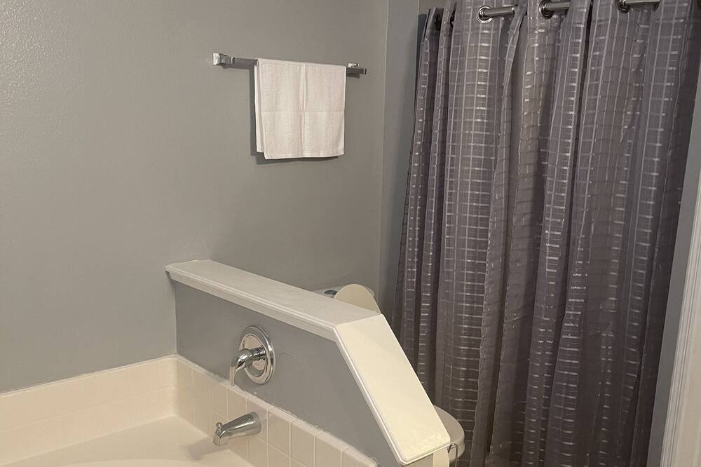 Photo of Bathroom in Timbercrest