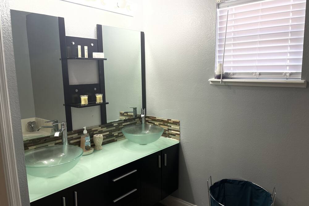 Photo of Bathroom in Timbercrest