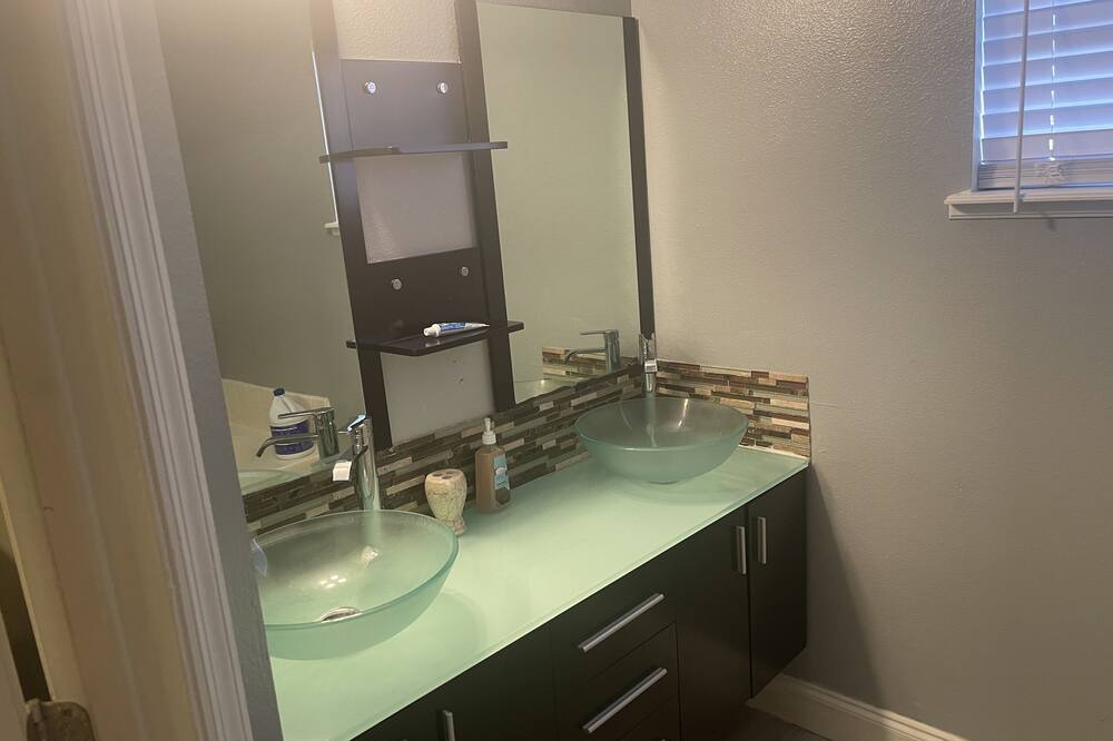 Photo of Bathroom in Timbercrest