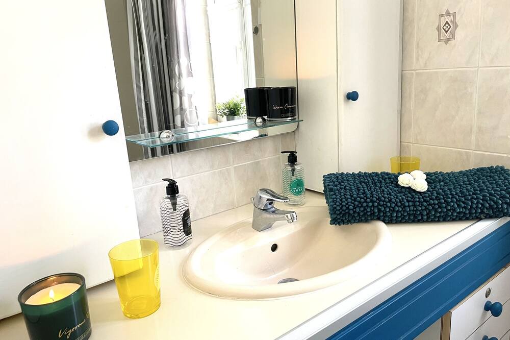 Photo of Bathroom in Queven