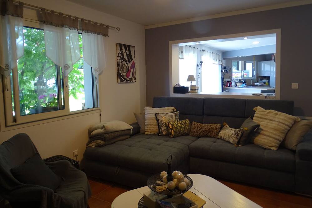 Photo of Livingroom in Menil