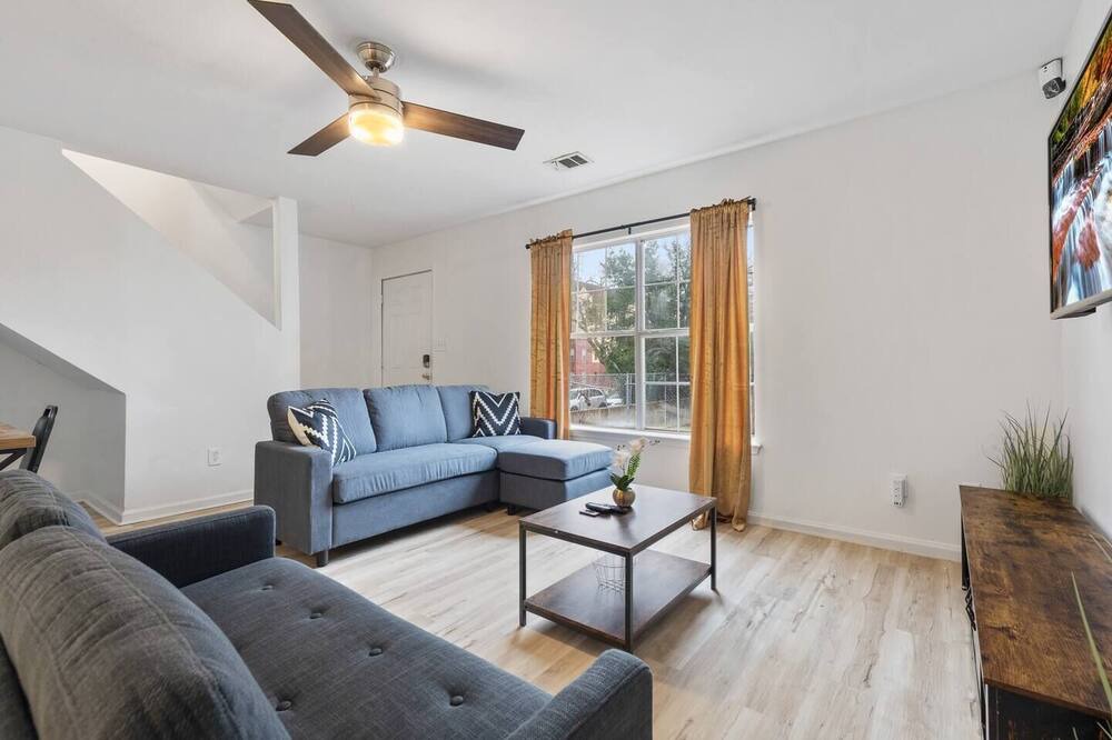 Photo of Livingroom in Griffin Heights