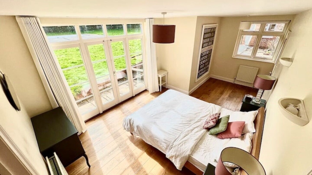 Photo of Others in Farnham