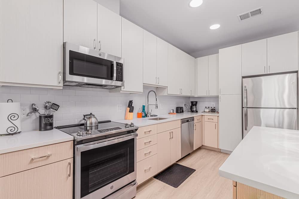 Photo of Others in Alexandria West