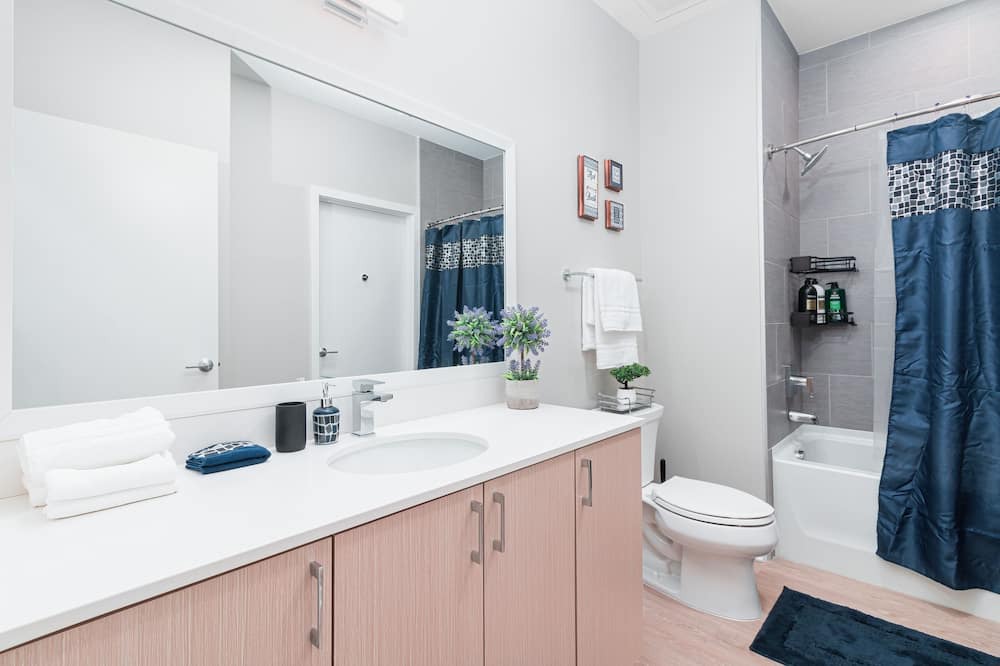 Photo of Bathroom in Alexandria West