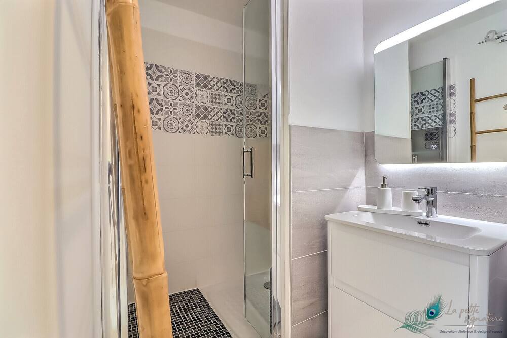 Photo of Bathroom in Le Grau-Du-Roi