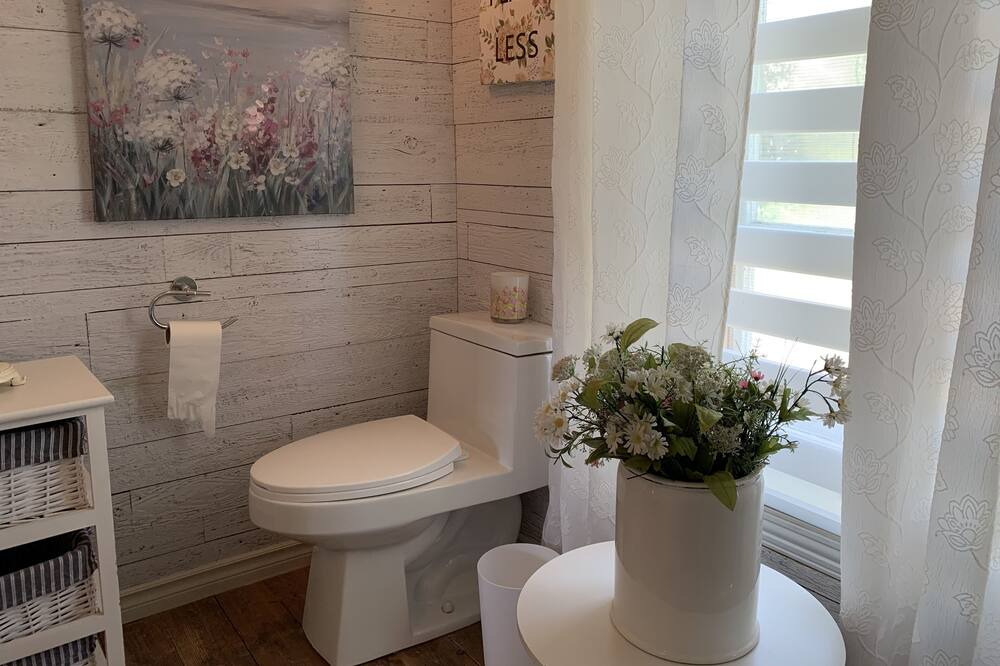 Photo of Bathroom in Levis