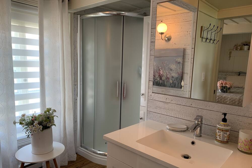 Photo of Bathroom in Levis
