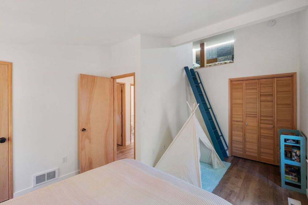 Photo of Others in Olympia