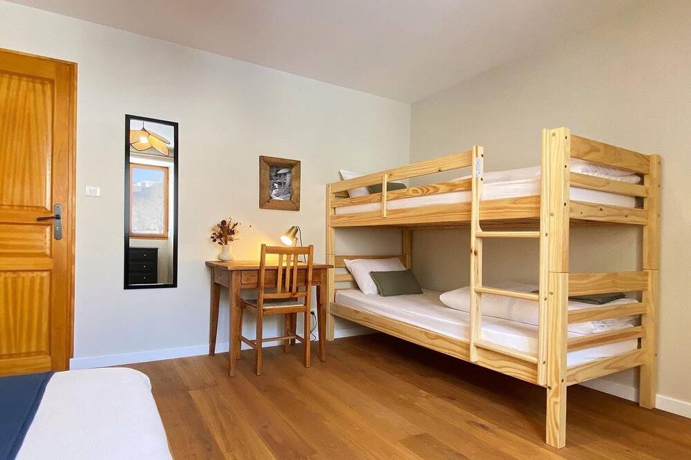 Photo of Bedroom in Allemond