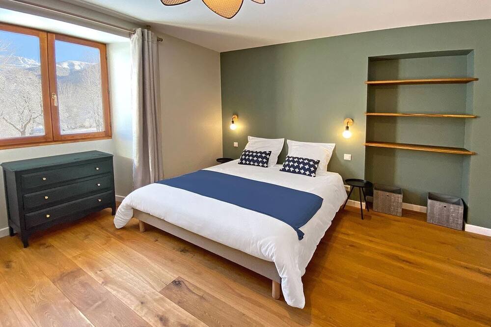 Photo of Bedroom in Allemond