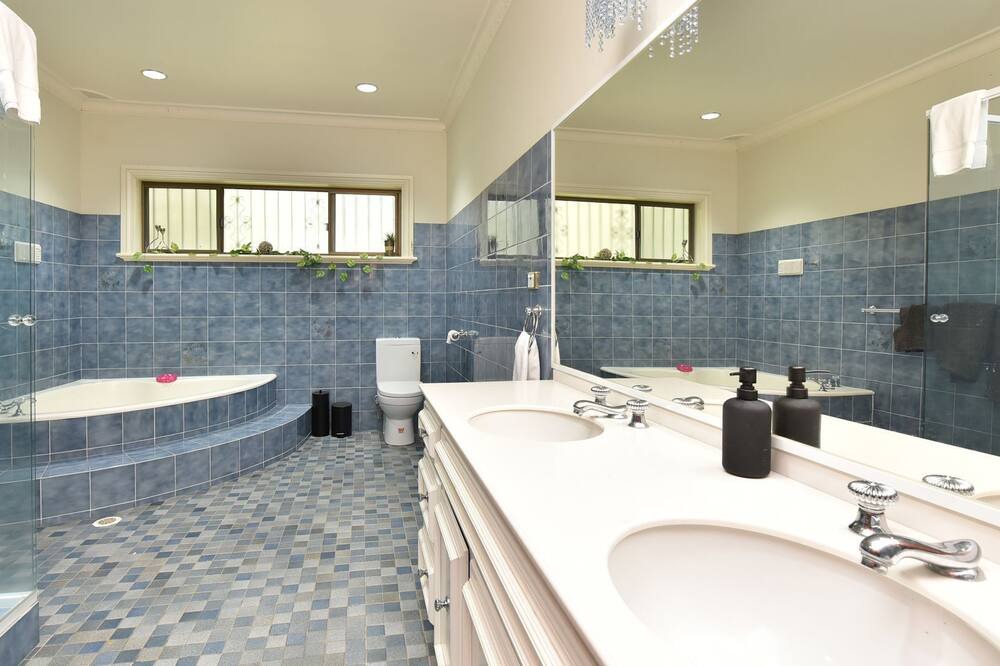 Photo of Bathroom in Black Hill