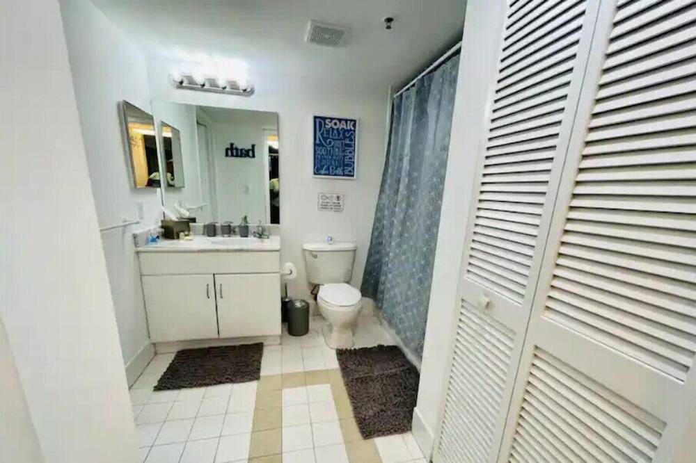 Photo of Bathroom in Brickell