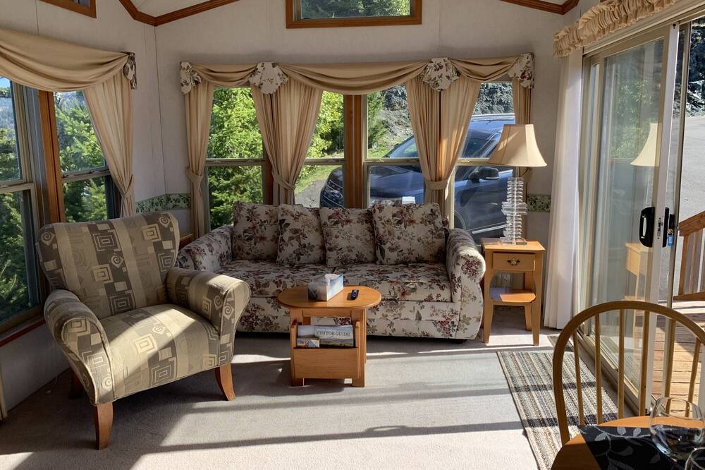 Photo of Livingroom in Gold Beach