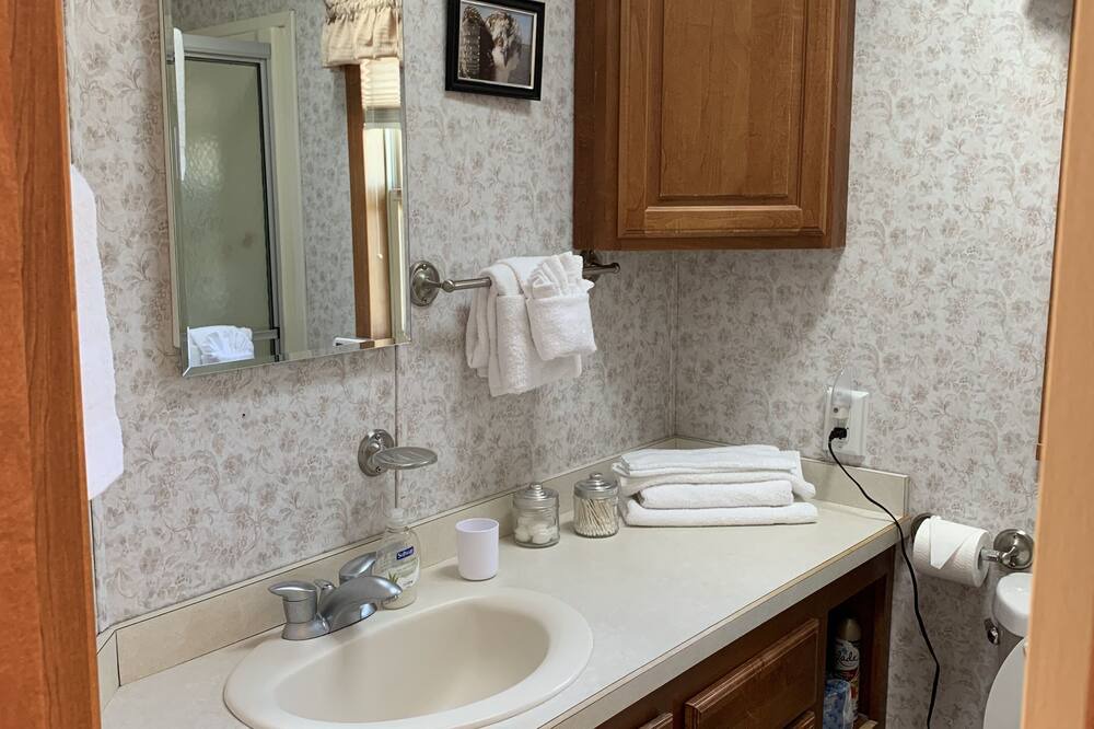 Photo of Bathroom in Gold Beach