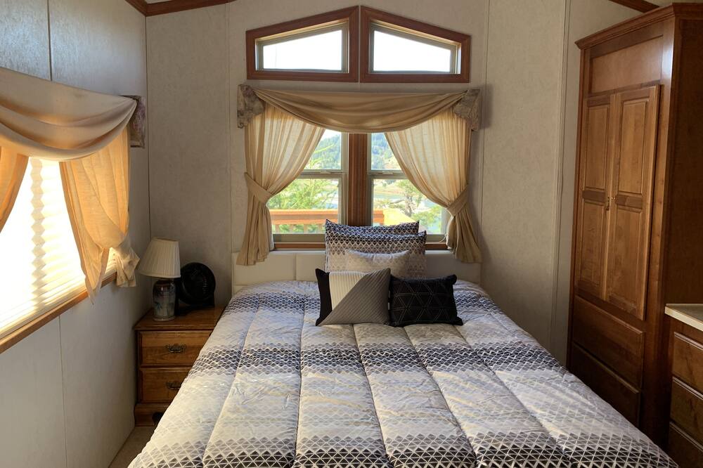 Photo of Bedroom in Gold Beach